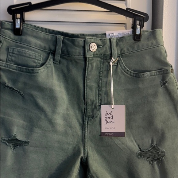 2-Shorts size 6.Please look at the pictures and video for better description!!❣️ - Picture 4 of 14